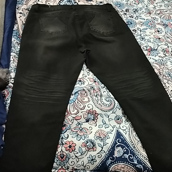 🎱VIP JEANS🎱 LIKE NEW - Picture 2 of 3